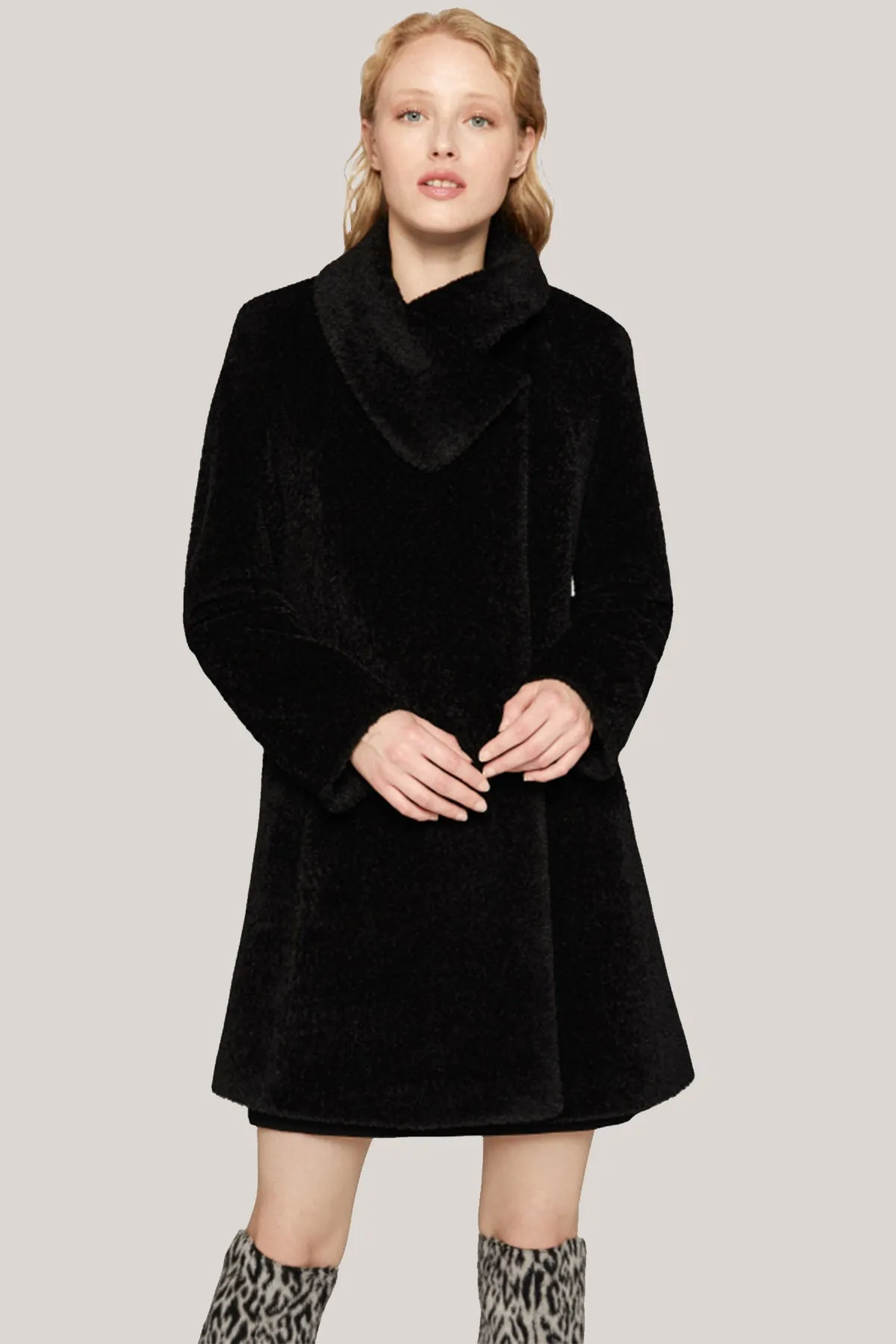 Alpaca & Wool Coat with Petal Collar 86001