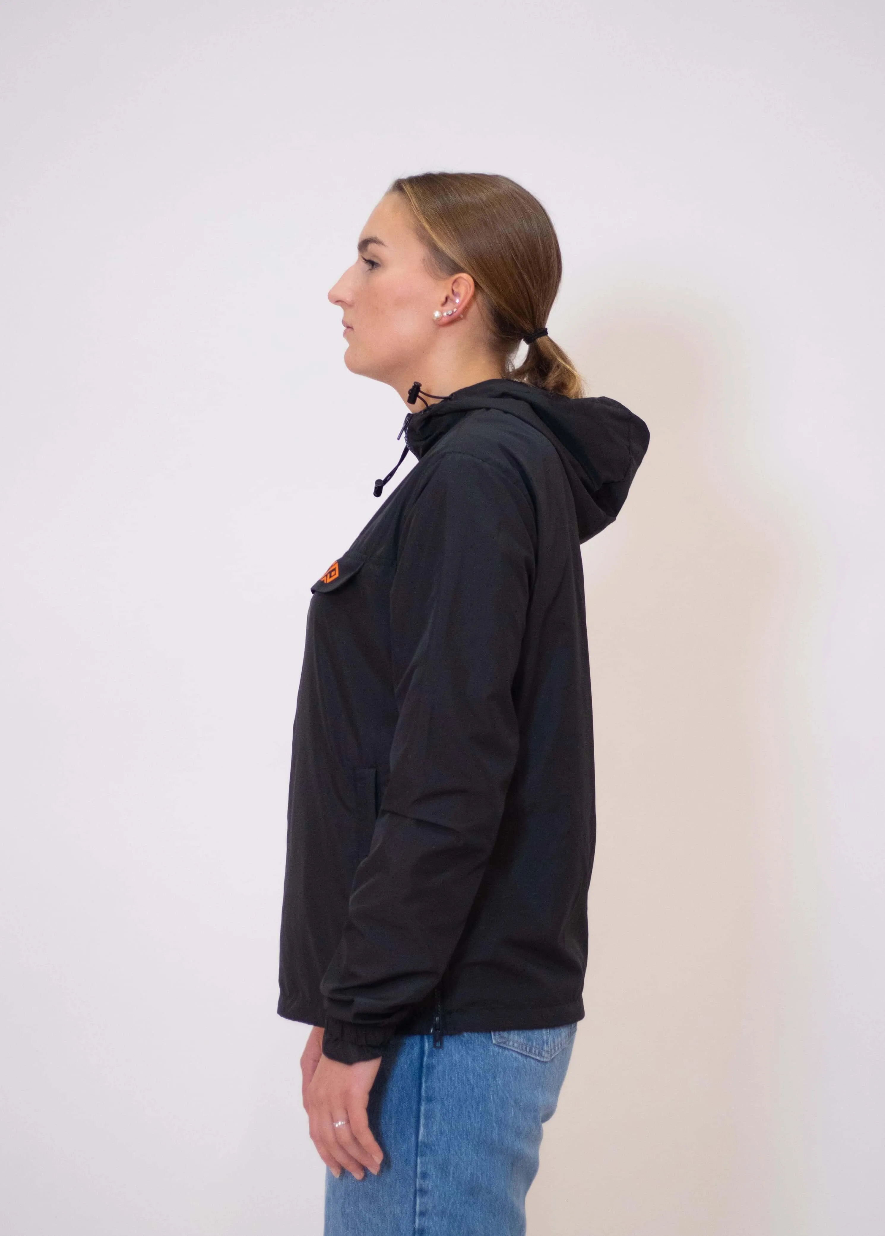 Avoque Fitted Windbreaker Women in Black