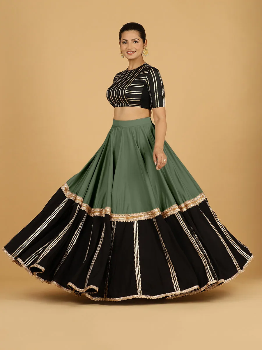 Mastani x Tyohaar | Hunter Green Panelled Lehenga Skirt