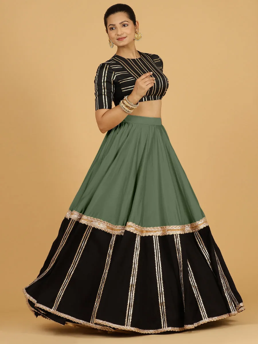 Mastani x Tyohaar | Hunter Green Panelled Lehenga Skirt