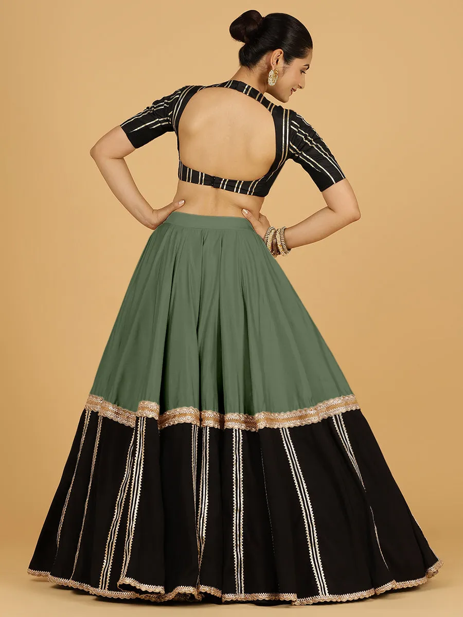 Mastani x Tyohaar | Hunter Green Panelled Lehenga Skirt