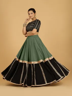 Mastani x Tyohaar | Hunter Green Panelled Lehenga Skirt