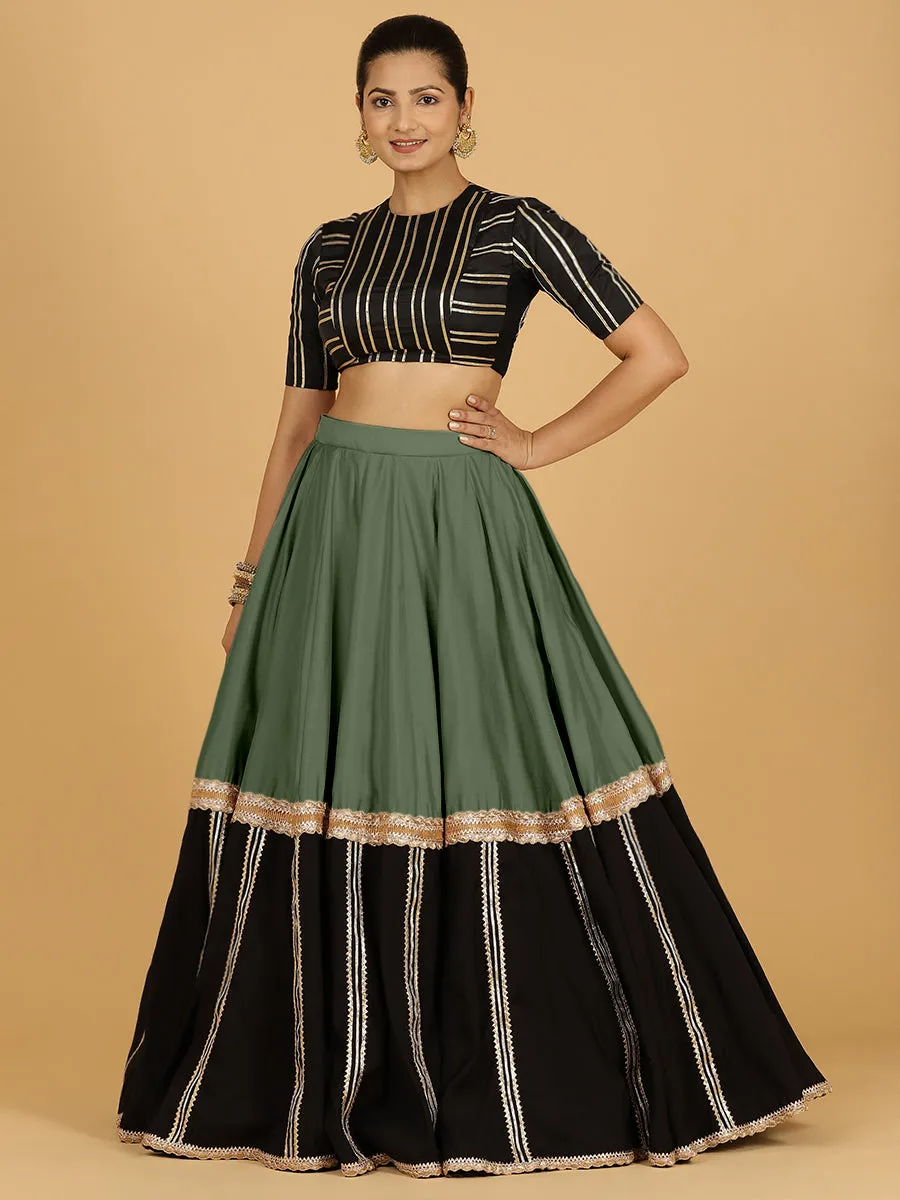 Mastani x Tyohaar | Hunter Green Panelled Lehenga Skirt