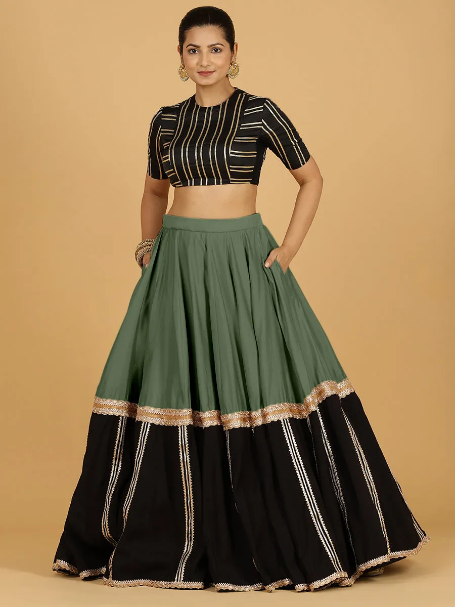 Mastani x Tyohaar | Hunter Green Panelled Lehenga Skirt